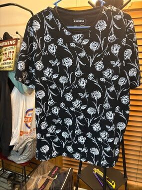 Express Men’s Black Short Sleeve Tee with White Floral Print